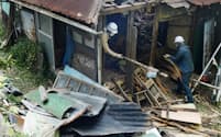 空き家対策特措法に基づき取り壊される木造住宅（神奈川県横須賀市）