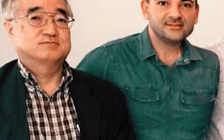 介護現場での人工知能（AI）活用に取り組むシーディーアイの岡本茂雄CEO(左)とAI研究者のグイド・プジオル氏