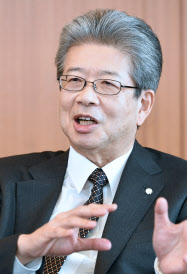 まなべ・すなお 77年(昭52年)東大農卒。78年三共(現第一三共)入社。09年執行役員、16年副社長。17年から現職。香川県出身。