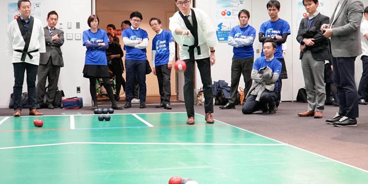 ルールは カーリング とほぼ一緒 ボッチャに目覚めた会社員 企業対抗戦 技と戦 Nikkei Style ルールは カーリング とほぼ一緒 ボッチャに目覚めた会社員 企業対抗戦 技と戦 Nikkei Style