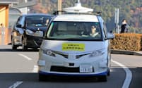運転席に人が乗らない自動運転実験(2017年12月14日、愛知県幸田町)