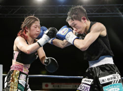 女子ボクシング 小関が2階級制覇 Wbcミニフライ級 日本経済新聞