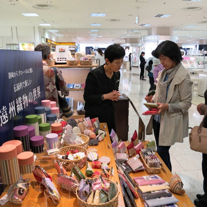 ヴィトンもグッチもないけれど 静岡伊勢丹の 脚下照顧 日本経済新聞 ヴィトンもグッチもないけれど 静岡伊勢丹の 脚下照顧 日本経済新聞