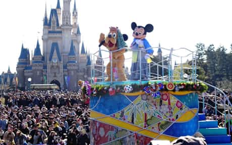 ディズニーリゾート 集客増の葛藤 満足度 正念場に 日本経済新聞
