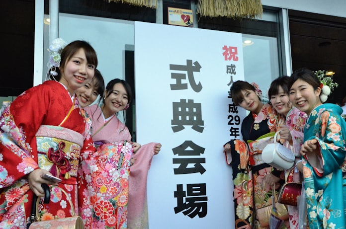 福岡市で成人式 9000人参加 世界股にかける大人に 日本経済新聞 福岡市で成人式 9000人参加 世界股にかける大人に 日本経済新聞