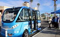 仏ナビヤは完全自動運転のバスを市街地で走行している（11日、ラスベガス市）