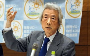 記者会見する「原発ゼロ・自然エネルギー推進連盟」顧問の小泉元首相(10日午後、国会)=共同 記者会見する「原発ゼロ・自然エネルギー推進連盟」顧問の小泉元首相(10日午後、国会)=共同