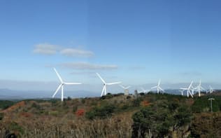 稼働ベースで国内最大の発電規模の新青山高原風力発電所（青山高原ウインドファーム提供)