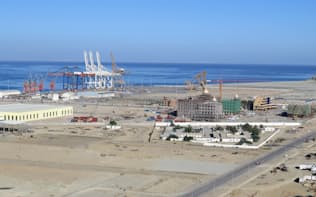 オフィス棟や貿易関連施設の建設が進むパキスタン南西部のグワダル港