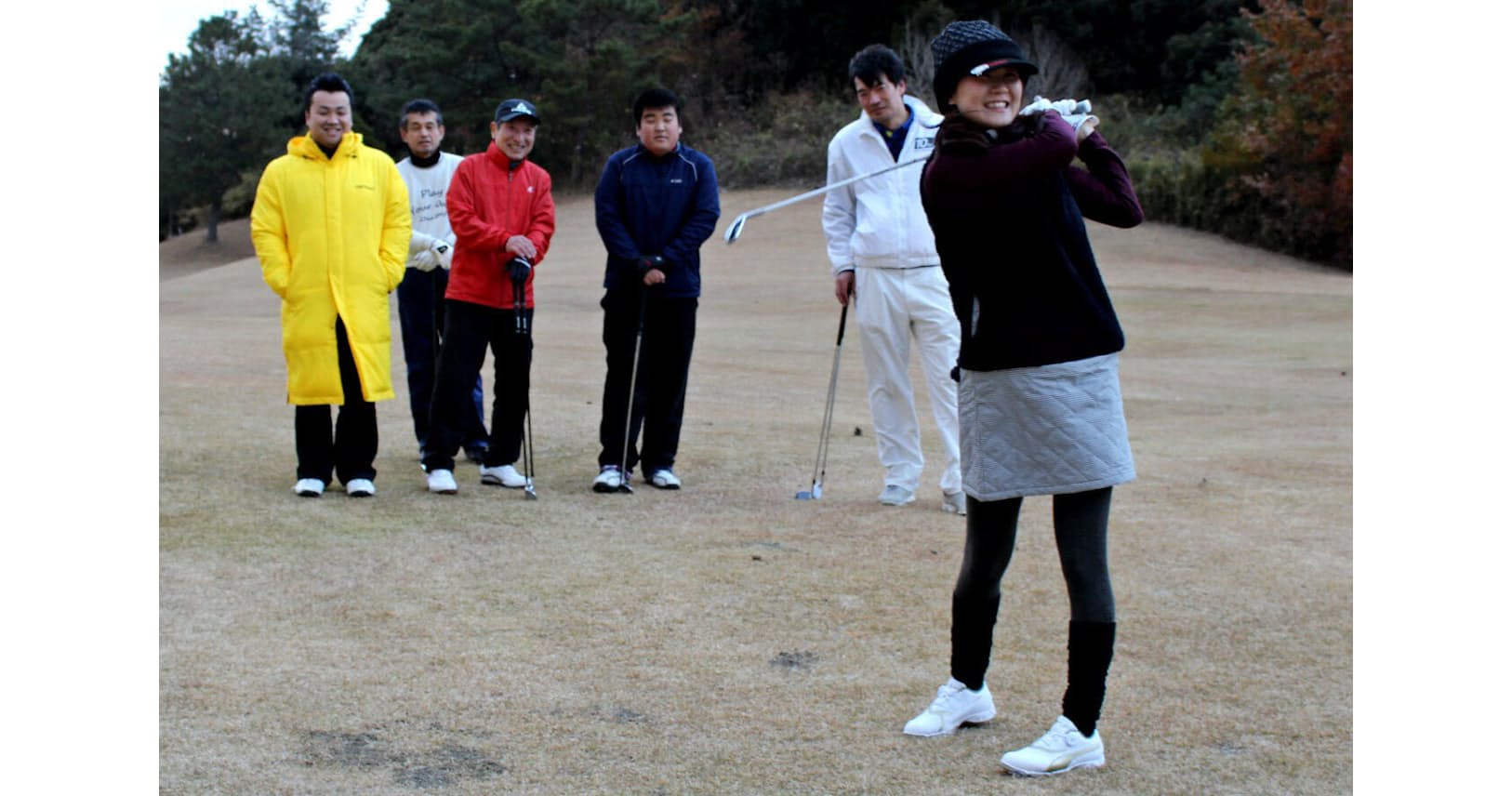 ゴルフ初心者に絶妙アプローチ 冬の時代をはね返す技 Nikkei Style ゴルフ初心者に絶妙アプローチ 冬の時代をはね返す技 Nikkei Style