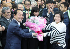 名護市長に辺野古移設容認派 渡具知氏が初当選 日本経済新聞