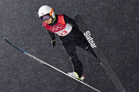 スキージャンプ女子 高梨が銅 日本経済新聞