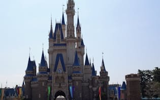 ディズニーリゾート 集客増の葛藤 満足度 正念場に 日本経済新聞 ディズニーリゾート 集客増の葛藤 満足度 正念場に 日本経済新聞