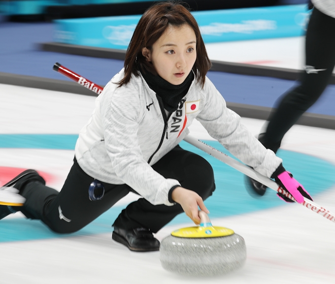 カーリング日本女子 準決勝で韓国に惜敗 日本経済新聞