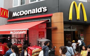 日本マクドナルドホールディングスは2017年12月期に実質無借金になった（マクドナルドの店舗）