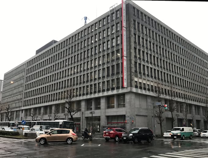 三菱ufj銀 名古屋の新社屋で にぎわい演出 日本経済新聞