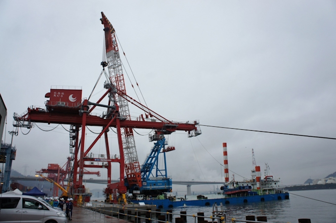 広島港 部品輸出へクレーン増設 日本経済新聞