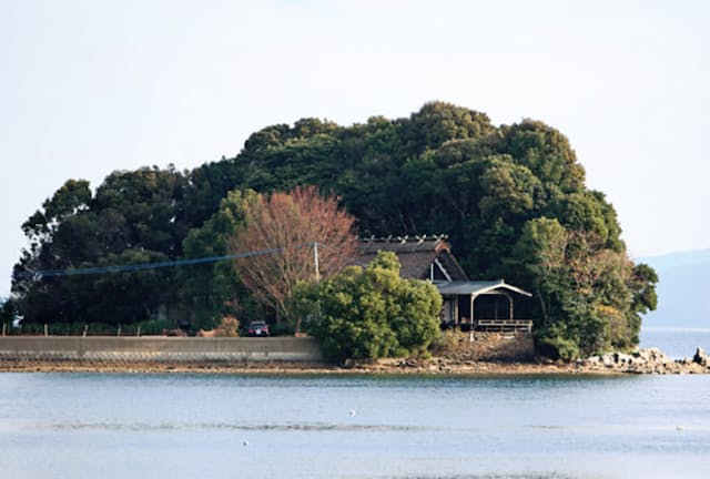 邦久庵は霞が関ビルなどを設計した池田武邦さんが2001年に77歳で建て、東京に戻るまでの8年間を過ごした。有志が保存に取り組み、年数回の一般公開時に見学可能