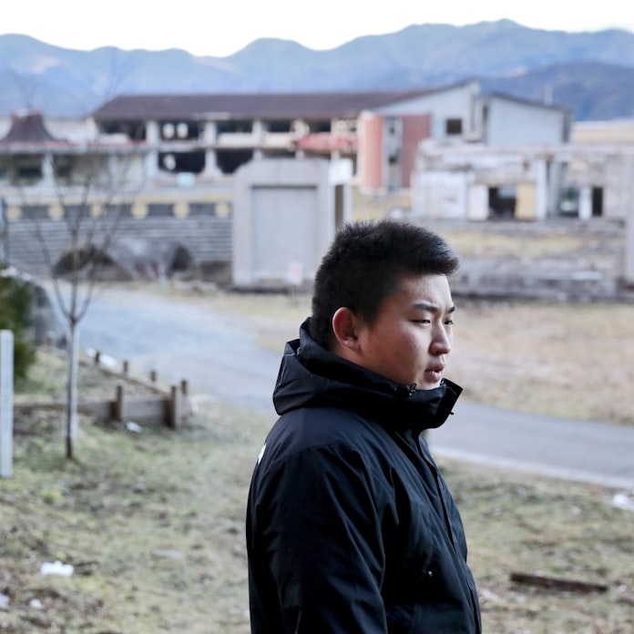 大川小の悲劇語り継ぐ 生き残った青年の決意 日本経済新聞 大川小の悲劇語り継ぐ 生き残った青年の決意 日本経済新聞
