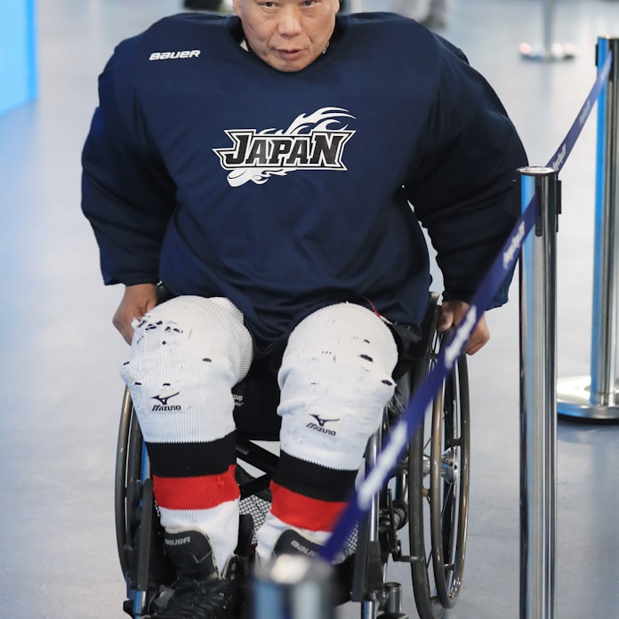 還暦超えgk チーム盛り上げる アイスホッケー 日本経済新聞 還暦超えgk チーム盛り上げる アイスホッケー 日本経済新聞