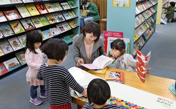 日本初の子供の本専門店 45年の歴史に幕 日本経済新聞