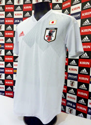 サッカー日本代表 淡いグレーの新ユニホーム W杯で着用 日本経済新聞