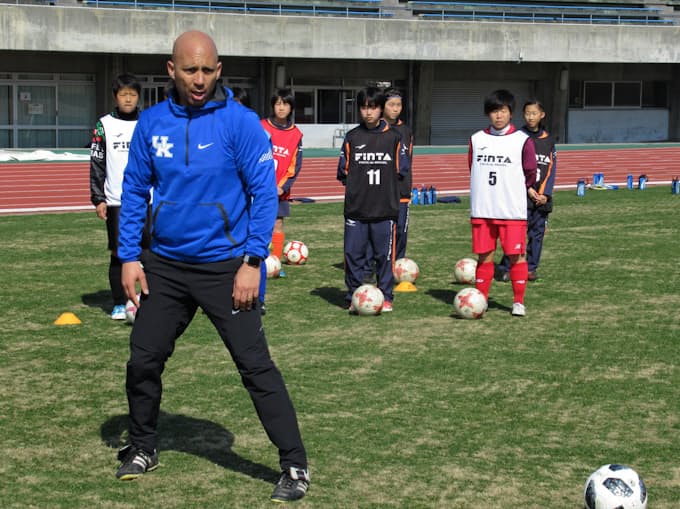 米大にスポーツ留学 競技力と英語力向上で 文武両道 日本経済新聞
