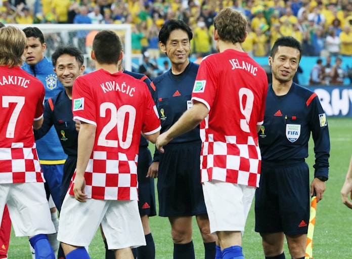 日本人審判 W杯で存在感 代表チームしのぐ活躍 日本経済新聞 日本人審判 W杯で存在感 代表チームしのぐ活躍 日本経済新聞