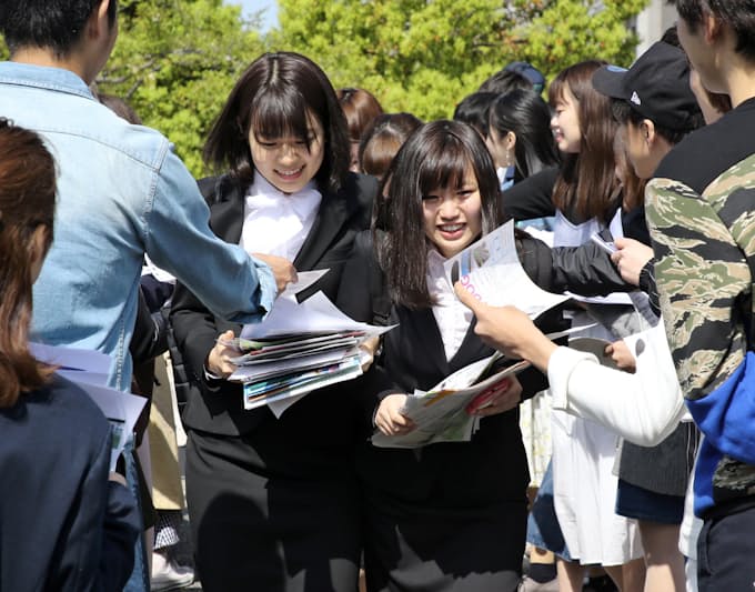 名大で約4400人が入学式 自分で体験を と学長 日本経済新聞