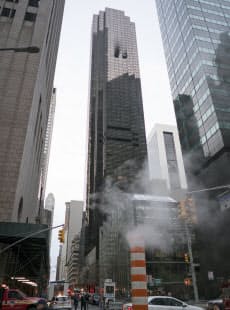 トランプタワーで火事 1人死亡 消防士4人も負傷 写真 Ap 日本経済新聞