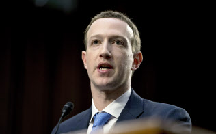 ザッカーバーグ氏はメディア並みの規制などには強い反発を示している=AP ザッカーバーグ氏はメディア並みの規制などには強い反発を示している=AP