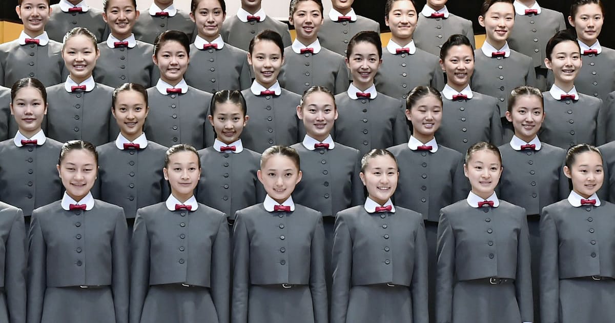 宝塚で晴れの入学式 音楽学校に40人 日本経済新聞 宝塚で晴れの入学式 音楽学校に40人 日本経済新聞
