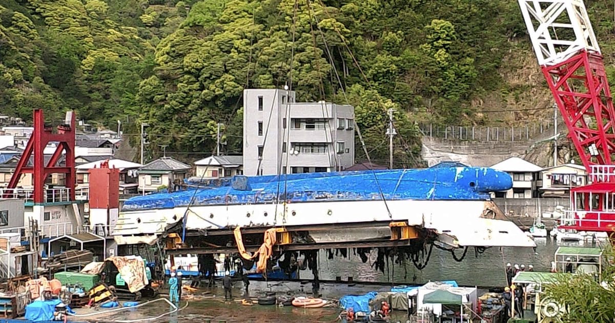 加山さんの船引き揚げ 全焼し水没の光進丸 日本経済新聞 加山さんの船引き揚げ 全焼し水没の光進丸 日本経済新聞