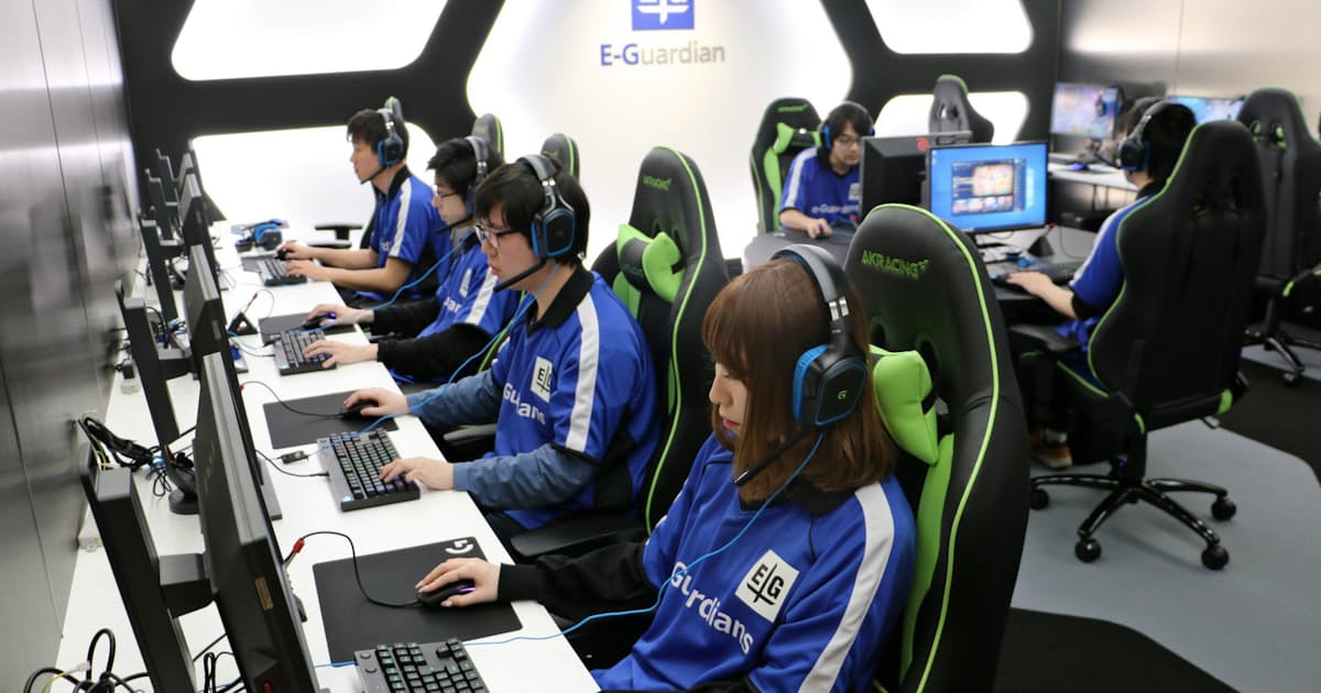 大阪 梅田にeスポーツ練習場 イー ガーディアンが社員向け 日本経済新聞