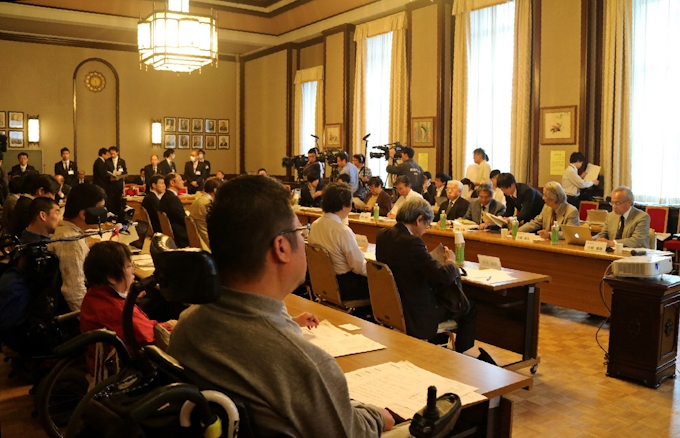 木造天守バリアフリー対策 名古屋市 5月に結論 日本経済新聞