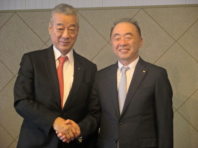 ワコールhd社長に安原氏 創業家以外で初 塚本氏は会長に 日本経済新聞