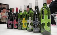 遠野まごころネットは初めて醸造した7種類の「釜石ワイン」を発表した（岩手県釜石市）