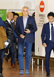 ハリル氏 名誉回復と真相解明求める 提訴を検討 日本経済新聞