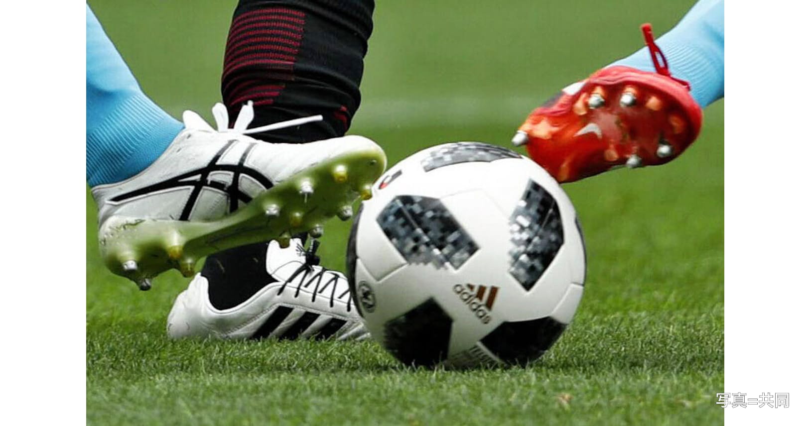 進化するサッカーボール ロシアw杯はicタグ付き Nikkei Style 進化するサッカーボール ロシアw杯はicタグ付き Nikkei Style