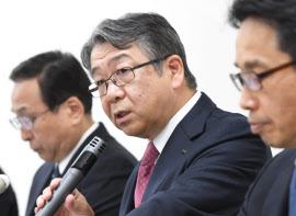 富士フイルム 揺らぐ買収の 原資 富士ゼロックス減益 日本経済新聞 富士フイルム 揺らぐ買収の 原資 富士ゼロックス減益 日本経済新聞