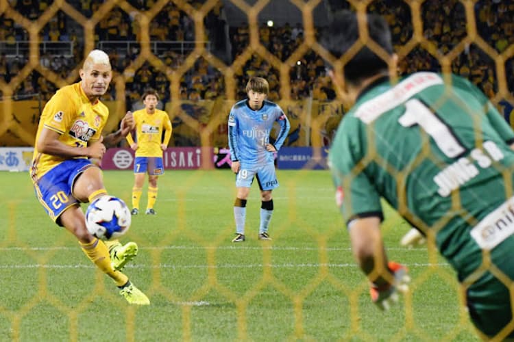 Aiキーパーがpk止める ボールの方向 8割で的中 Nikkei Style Aiキーパーがpk止める ボールの方向 8割で的中 Nikkei Style