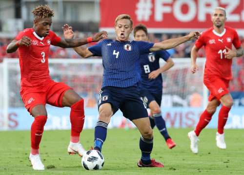 サッカー日本代表 6位スイスに0 2 2戦連続無得点 日本経済新聞