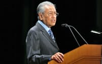 基調講演するマレーシアのマハティール・ビン・モハマド首相（11日午前、東京都千代田区）