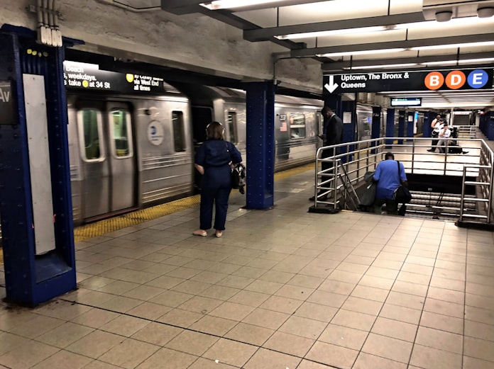 ニューヨーク地下鉄 近代化への長い道のり 日本経済新聞 ニューヨーク地下鉄 近代化への長い道のり 日本経済新聞