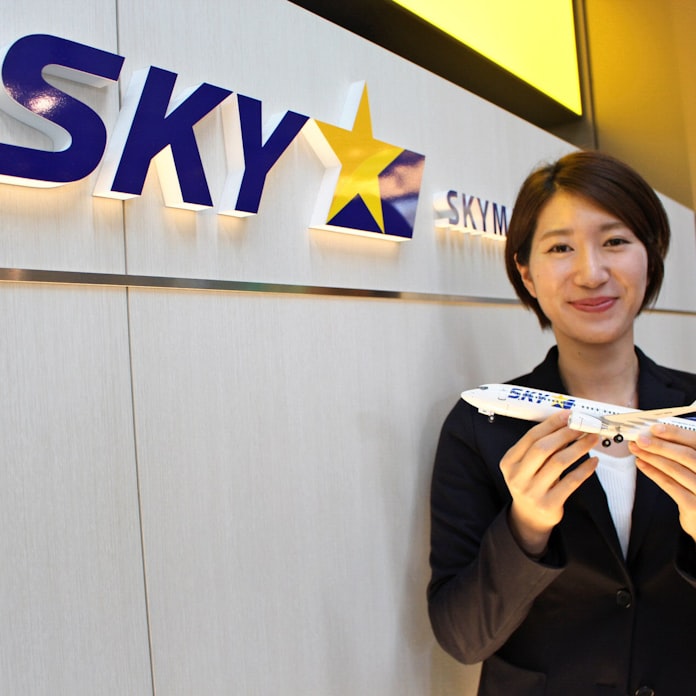 羽ばたけ女性パイロット スカイマークなど 日本経済新聞 羽ばたけ女性パイロット スカイマークなど 日本経済新聞