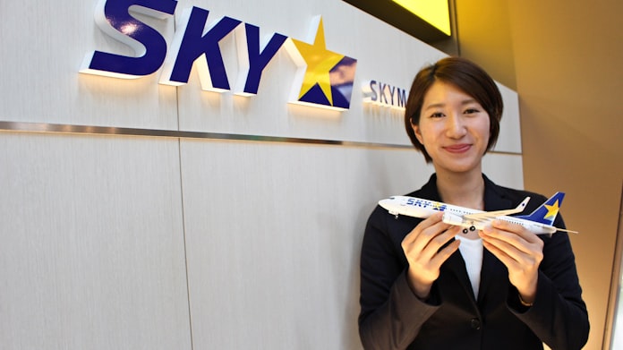 羽ばたけ女性パイロット スカイマークなど 日本経済新聞 羽ばたけ女性パイロット スカイマークなど 日本経済新聞