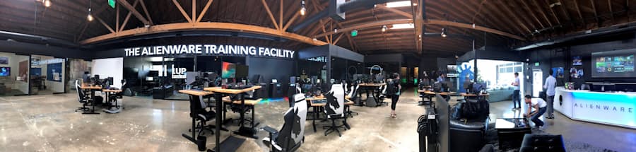 Eスポーツ 米訓練施設でみた 本気 日本経済新聞