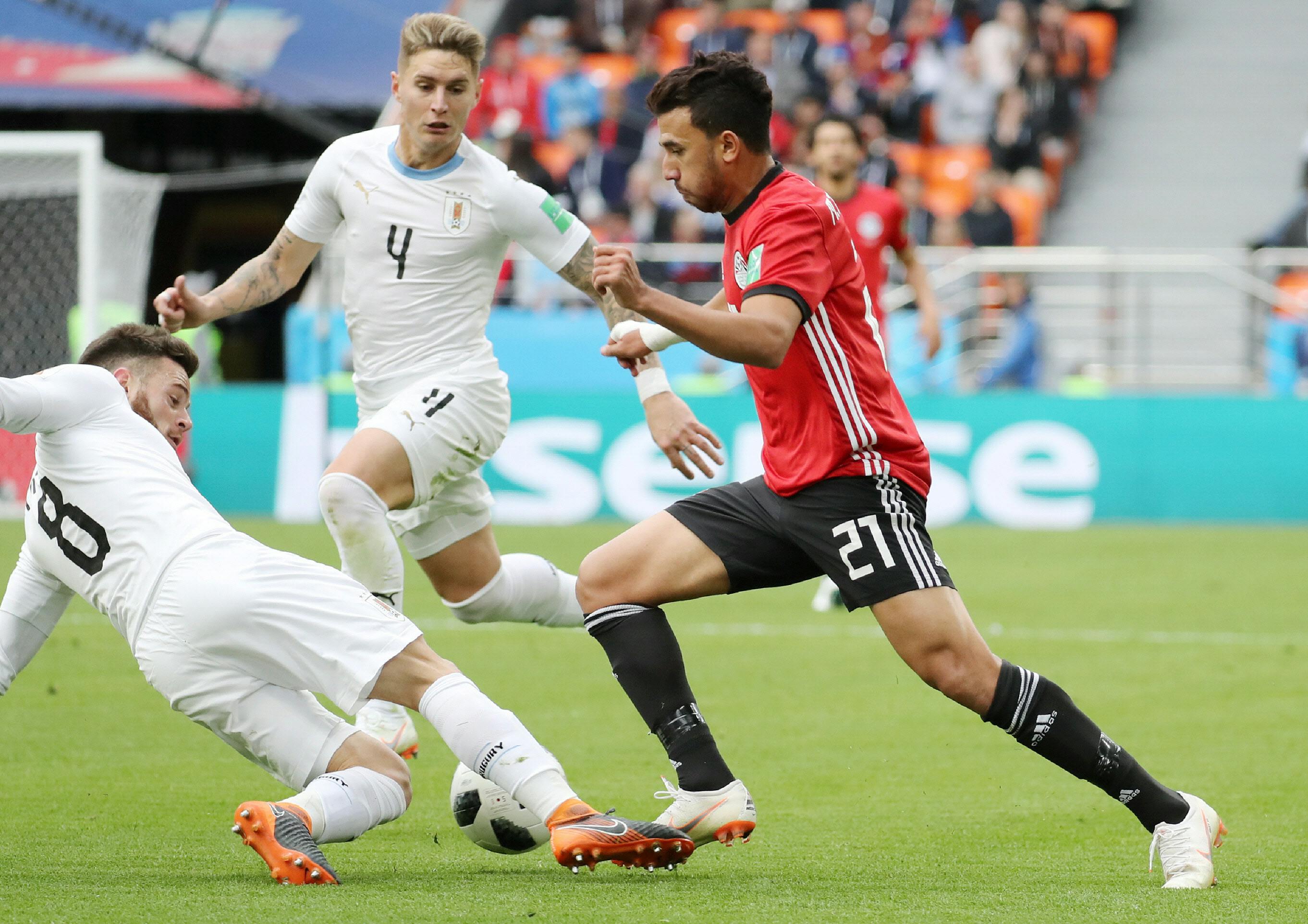 古豪の意地 ウルグアイ エジプトに競り勝つ 写真 日本経済新聞