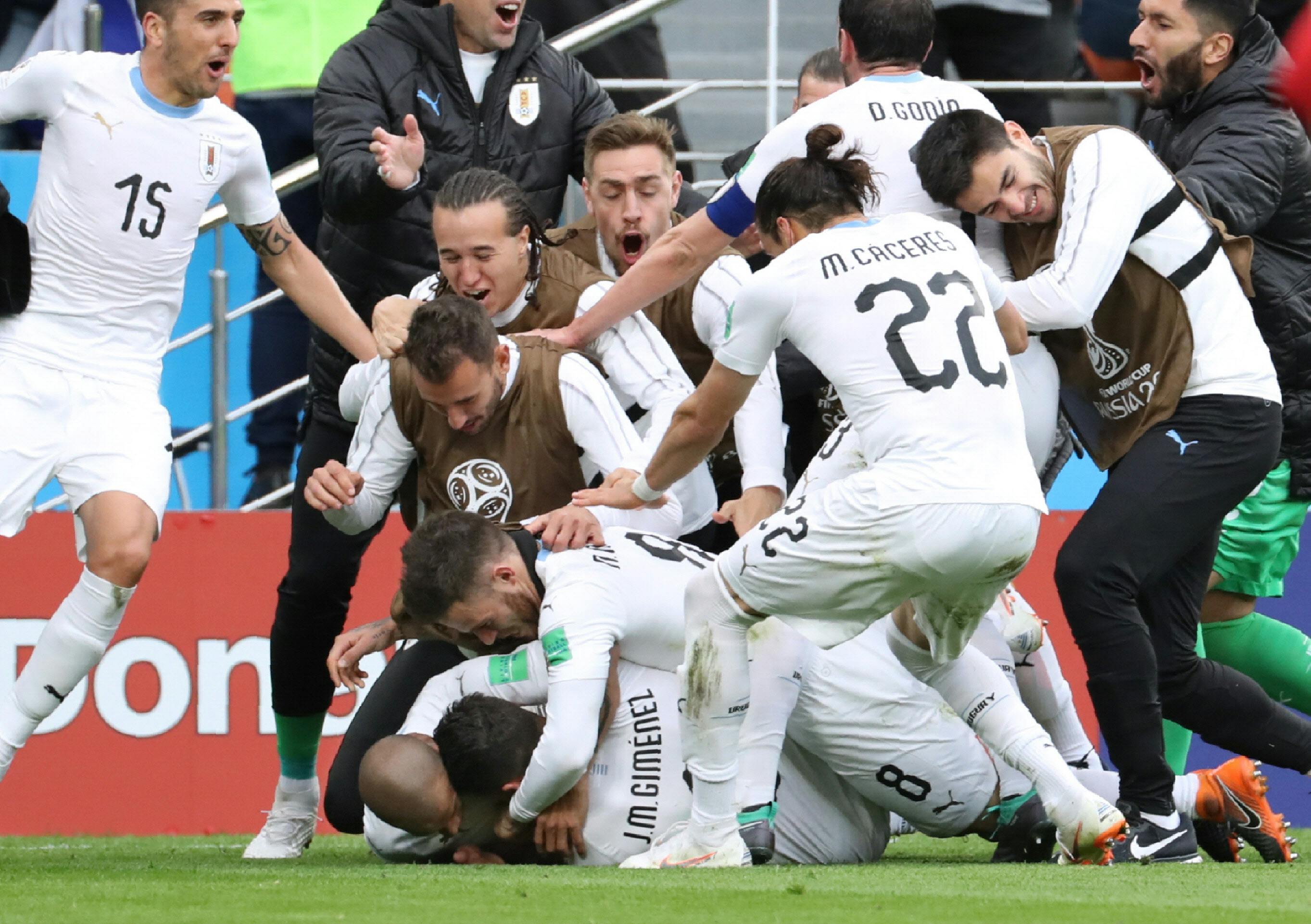 古豪の意地 ウルグアイ エジプトに競り勝つ 写真 日本経済新聞 古豪の意地 ウルグアイ エジプトに競り勝つ 写真 日本経済新聞