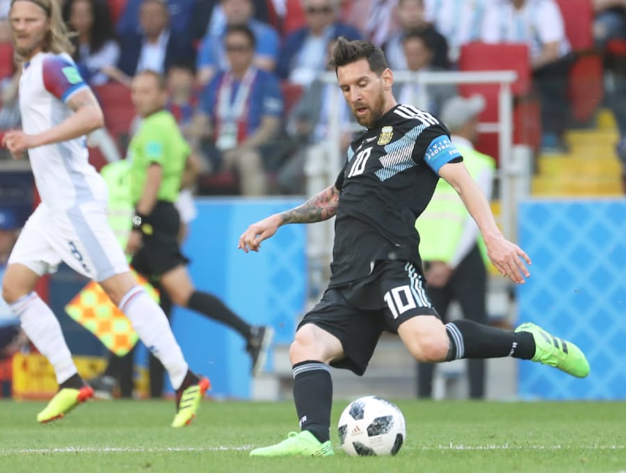 W杯 アルゼンチンがドロー発進 メッシpkミス 日本経済新聞